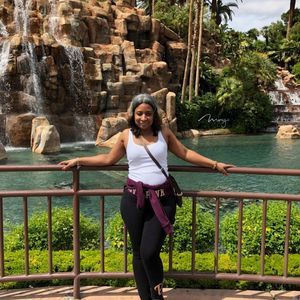 Meet your Posher, Naomi